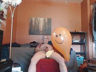 Balloonbanger 34) Great Fun W Awesome Balloons And Cum Shot free video
