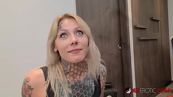 Tattooed Babe Nayomi Sharp Sucks Sascha's Big Cock free video