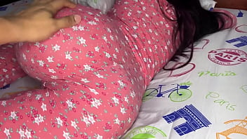 El Culo De Mi Hijastra De 18 Años Con Grandes Nalgas free video