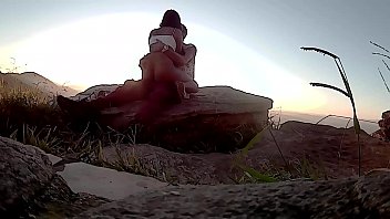 Lucão E Lunna Vaz No Mirante Em São Thomé Das Letras Vendo O Sol Nascer E Fudendo Nas Montanhas free video