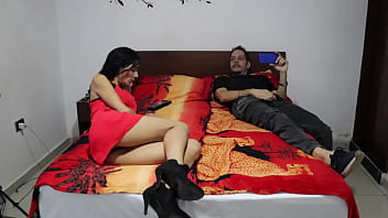 La Secretaria Caliente Es Invitada A Una Noche Caliente Con Su Amante En El Hotel Caliente - Porno En Espanol