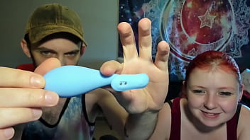 Kaiagame Blue Whale Vibe Unboxing And Masturbation With Sophia Sinclair And Jasper Spice (Sinspice)